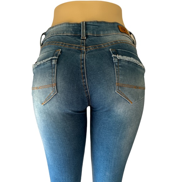 Zero Denim Ripped Jean Size 4 - Picture 8 of 13